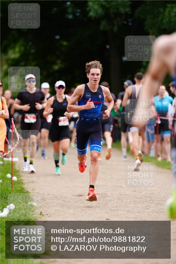 21.06.2026 - 29. Vierlanden-Triathlon LAZAROV Photography http://msf.ph/oto/9881822 21.06.2026 12:32:31 Laufen  meine-sportfotos.de