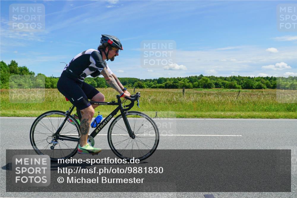 21.06.2026 - Viking Triathlon Michael Burmester http://msf.ph/oto/9881830 21.06.2026 13:05:09 Radfahren 92, 496, 631 meine-sportfotos.de