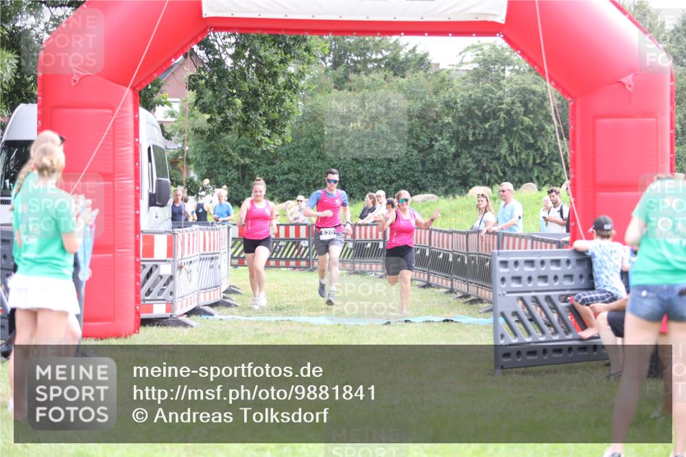 21.06.2026 - 29. Vierlanden-Triathlon Andreas Tolksdorf http://msf.ph/oto/9881841 21.06.2026 11:22:04 Ziel 417, 445, 620, 417, 445, 620 meine-sportfotos.de