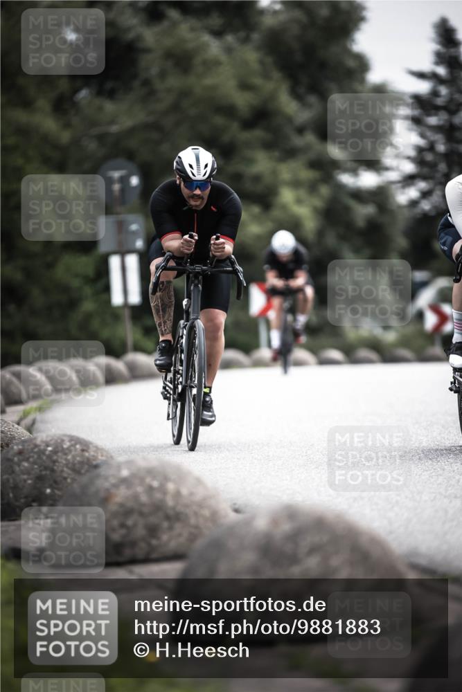 21.06.2026 - 29. Vierlanden-Triathlon H.Heesch http://msf.ph/oto/9881883 21.06.2026 10:32:35 Radfahren 12, 93, 217, 287, 299, 302, 324 meine-sportfotos.de
