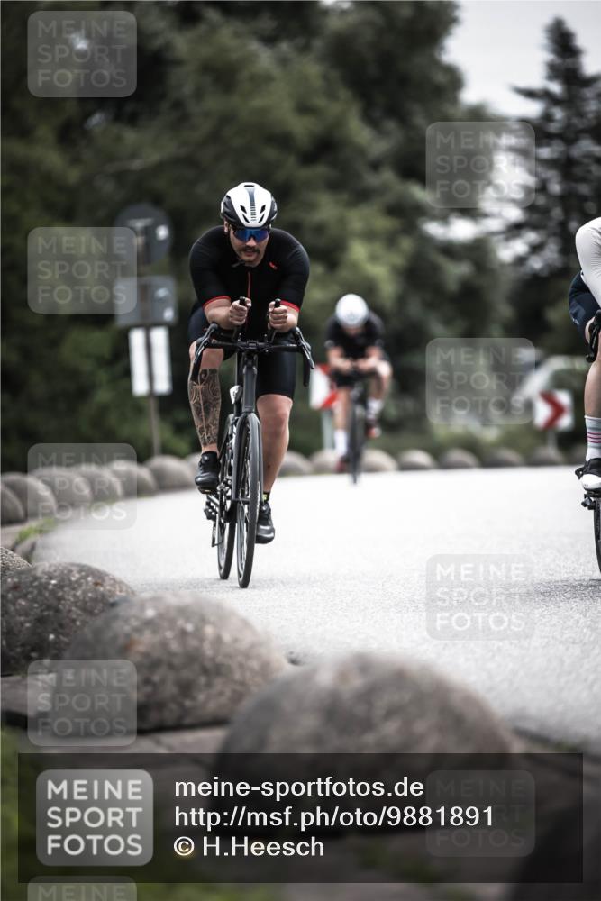 21.06.2026 - 29. Vierlanden-Triathlon H.Heesch http://msf.ph/oto/9881891 21.06.2026 10:32:35 Radfahren 12, 93, 217, 287, 299, 302, 324 meine-sportfotos.de
