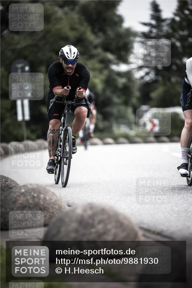 21.06.2026 - 29. Vierlanden-Triathlon H.Heesch http://msf.ph/oto/9881930 21.06.2026 10:32:35 Radfahren 12, 93, 217, 287, 299, 302, 324 meine-sportfotos.de