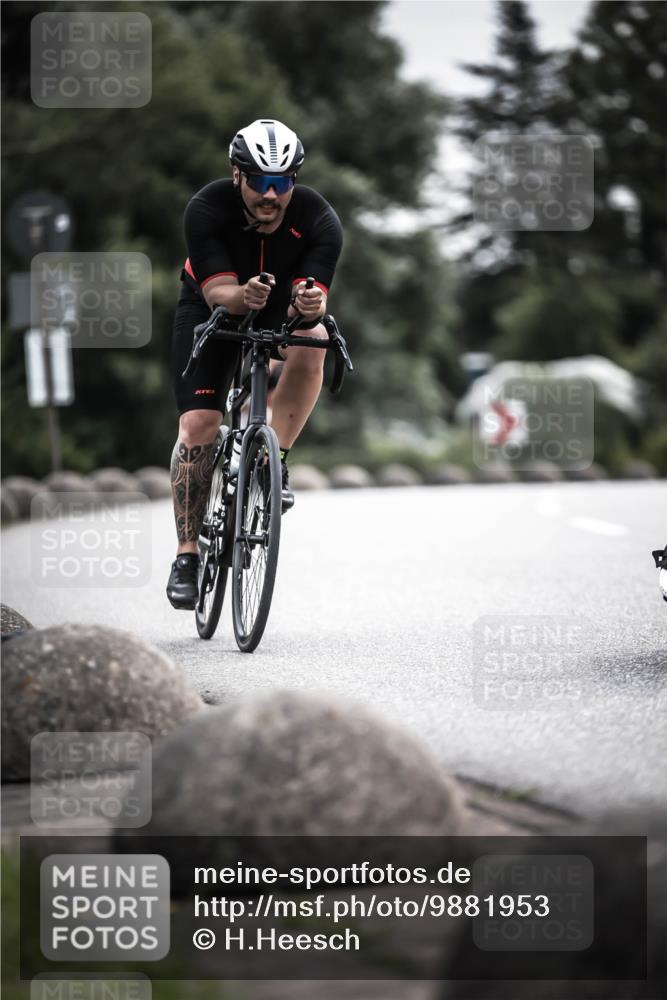 21.06.2026 - 29. Vierlanden-Triathlon H.Heesch http://msf.ph/oto/9881953 21.06.2026 10:32:35 Radfahren 12, 93, 217, 287, 299, 302, 324 meine-sportfotos.de