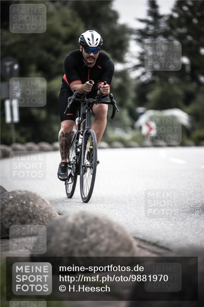 21.06.2026 - 29. Vierlanden-Triathlon H.Heesch http://msf.ph/oto/9881970 21.06.2026 10:32:35 Radfahren 12, 93, 217, 287, 299, 302, 324 meine-sportfotos.de