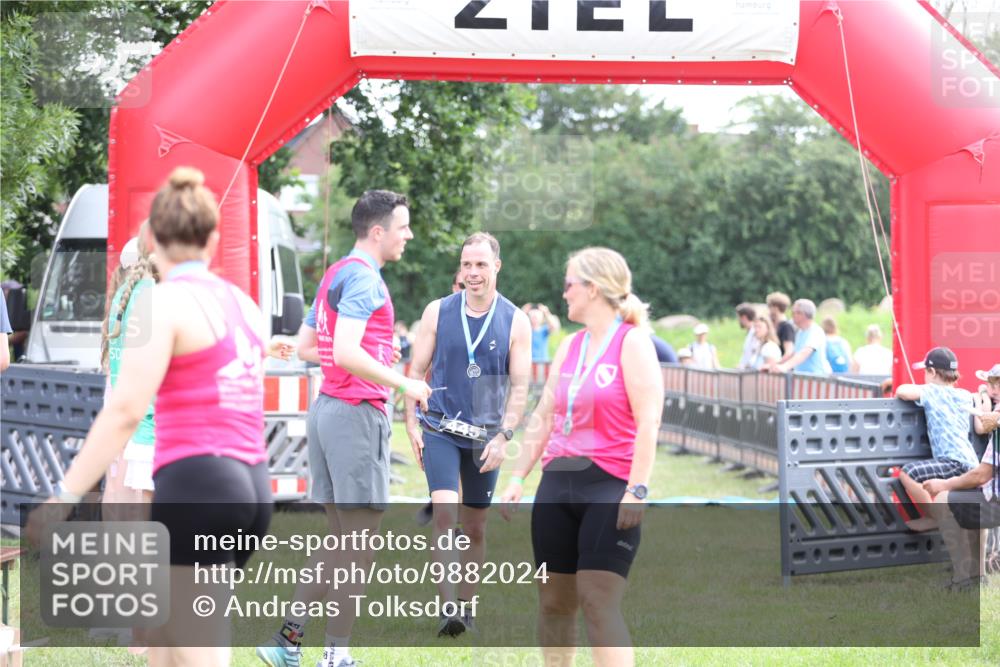 21.06.2026 - 29. Vierlanden-Triathlon Andreas Tolksdorf http://msf.ph/oto/9882024 21.06.2026 11:22:15 Ziel 417, 417 meine-sportfotos.de