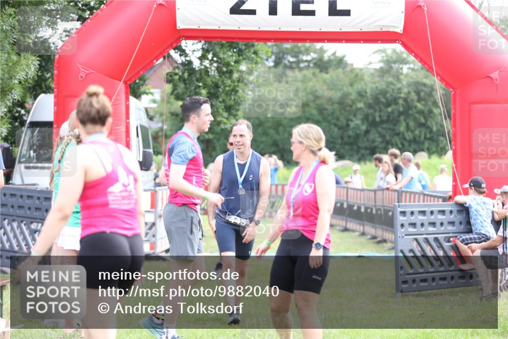 21.06.2026 - 29. Vierlanden-Triathlon Andreas Tolksdorf http://msf.ph/oto/9882040 21.06.2026 11:22:16 Ziel 220, 417, 220, 417 meine-sportfotos.de