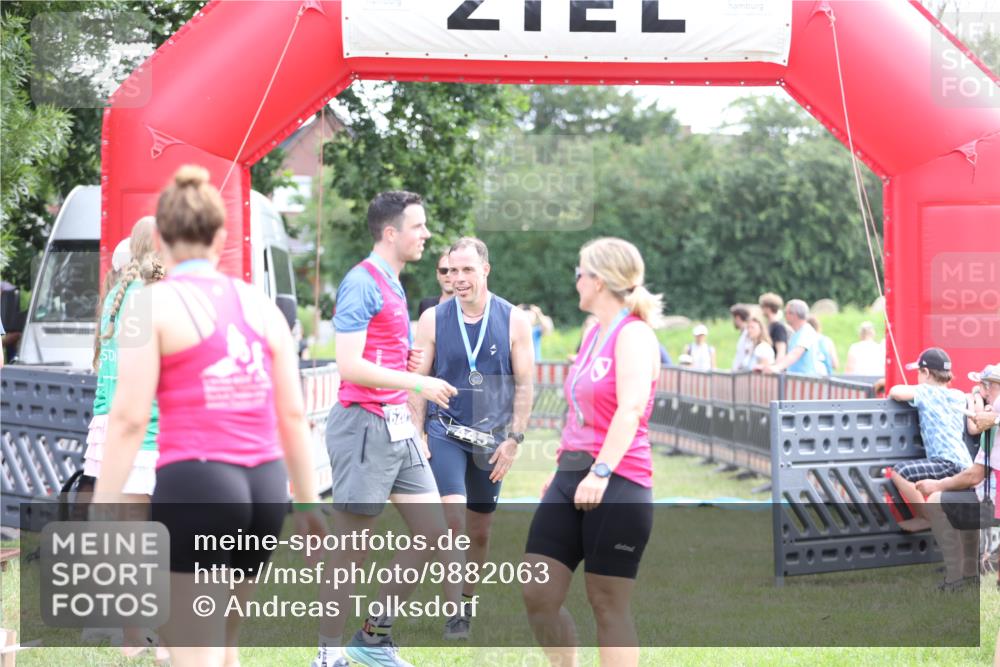 21.06.2026 - 29. Vierlanden-Triathlon Andreas Tolksdorf http://msf.ph/oto/9882063 21.06.2026 11:22:16 Ziel 220, 417, 220, 417 meine-sportfotos.de