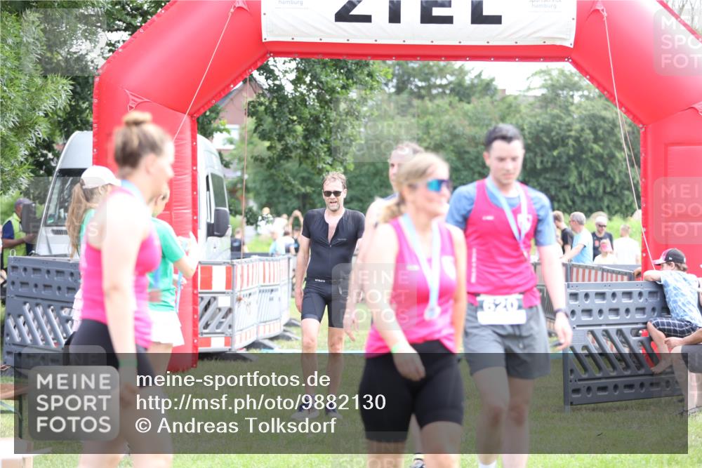 21.06.2026 - 29. Vierlanden-Triathlon Andreas Tolksdorf http://msf.ph/oto/9882130 21.06.2026 11:22:18 Ziel 220, 417, 220, 417 meine-sportfotos.de