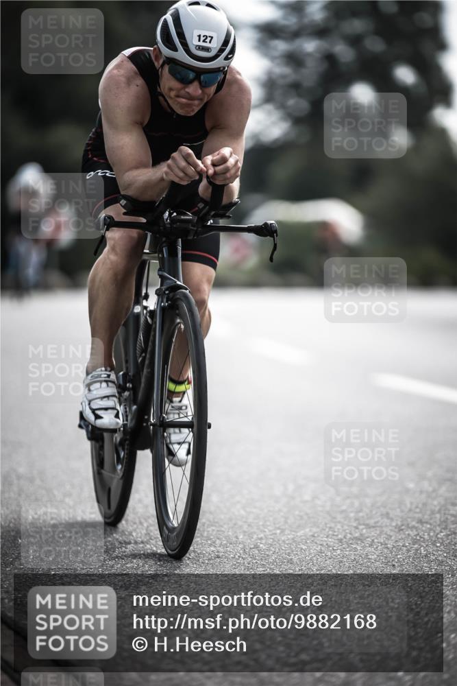 21.06.2026 - 29. Vierlanden-Triathlon H.Heesch http://msf.ph/oto/9882168 21.06.2026 09:17:28 Radfahren 3, 16, 127, 202, 233 meine-sportfotos.de