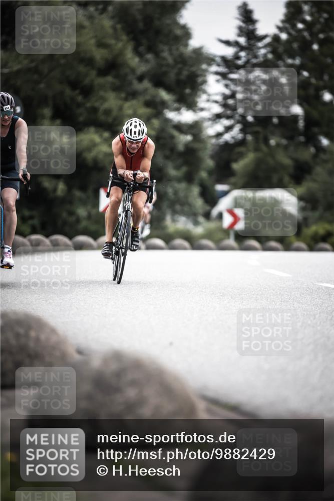 21.06.2026 - 29. Vierlanden-Triathlon H.Heesch http://msf.ph/oto/9882429 21.06.2026 10:34:36 Radfahren 92, 178, 350, 363, 414, 554, 560 meine-sportfotos.de