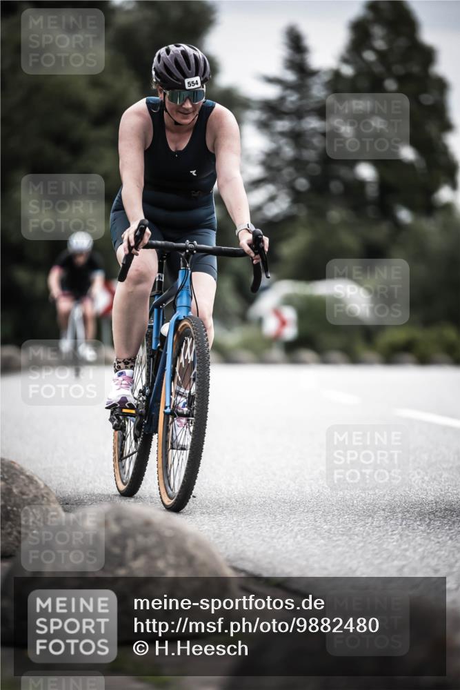 21.06.2026 - 29. Vierlanden-Triathlon H.Heesch http://msf.ph/oto/9882480 21.06.2026 10:34:37 Radfahren 92, 166, 178, 350, 363, 414, 554, 560 meine-sportfotos.de