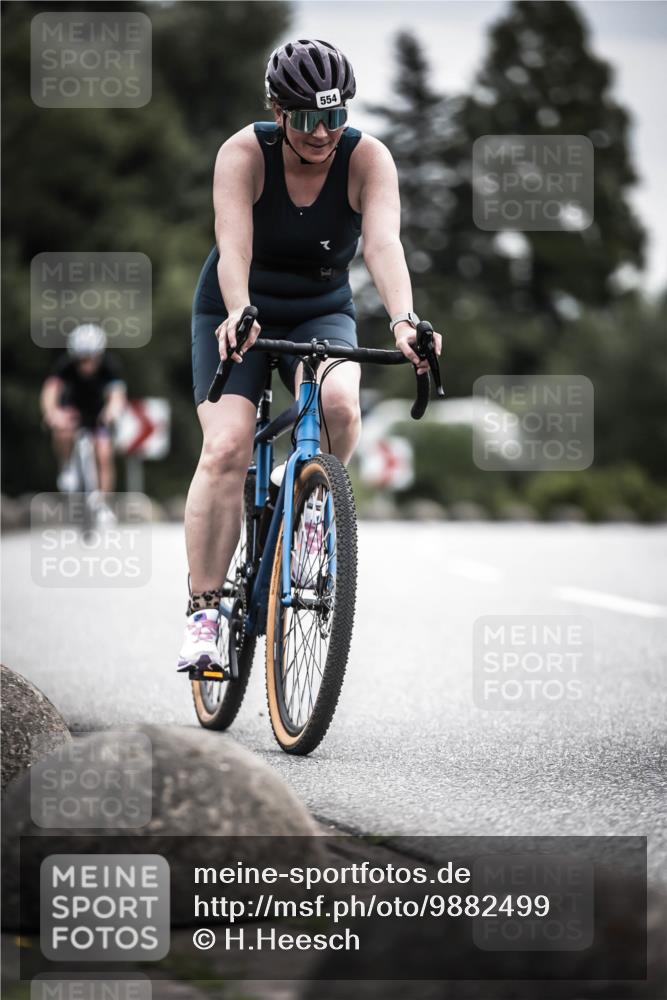 21.06.2026 - 29. Vierlanden-Triathlon H.Heesch http://msf.ph/oto/9882499 21.06.2026 10:34:37 Radfahren 92, 166, 178, 350, 363, 414, 554, 560 meine-sportfotos.de