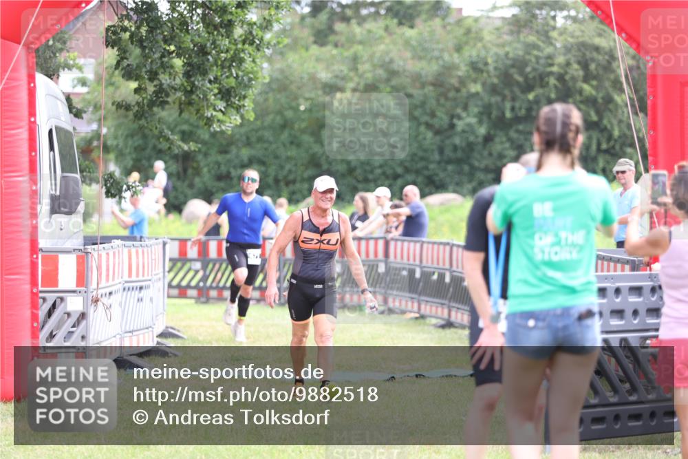 21.06.2026 - 29. Vierlanden-Triathlon Andreas Tolksdorf http://msf.ph/oto/9882518 21.06.2026 11:23:08 Ziel 443, 471, 475, 443, 471, 475 meine-sportfotos.de