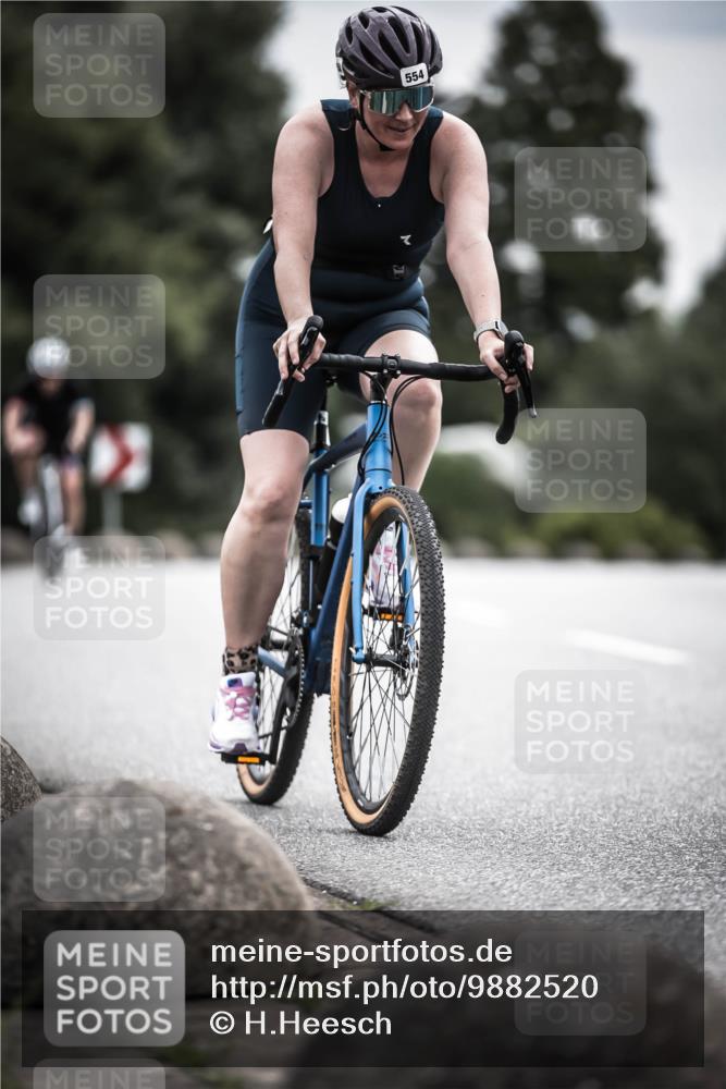 21.06.2026 - 29. Vierlanden-Triathlon H.Heesch http://msf.ph/oto/9882520 21.06.2026 10:34:37 Radfahren 92, 166, 178, 350, 363, 414, 554, 560 meine-sportfotos.de