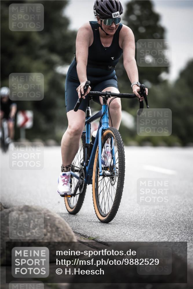 21.06.2026 - 29. Vierlanden-Triathlon H.Heesch http://msf.ph/oto/9882529 21.06.2026 10:34:37 Radfahren 92, 166, 178, 350, 363, 414, 554, 560 meine-sportfotos.de