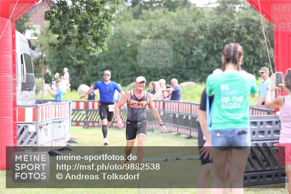 21.06.2026 - 29. Vierlanden-Triathlon Andreas Tolksdorf http://msf.ph/oto/9882538 21.06.2026 11:23:08 Ziel 443, 471, 475, 443, 471, 475 meine-sportfotos.de