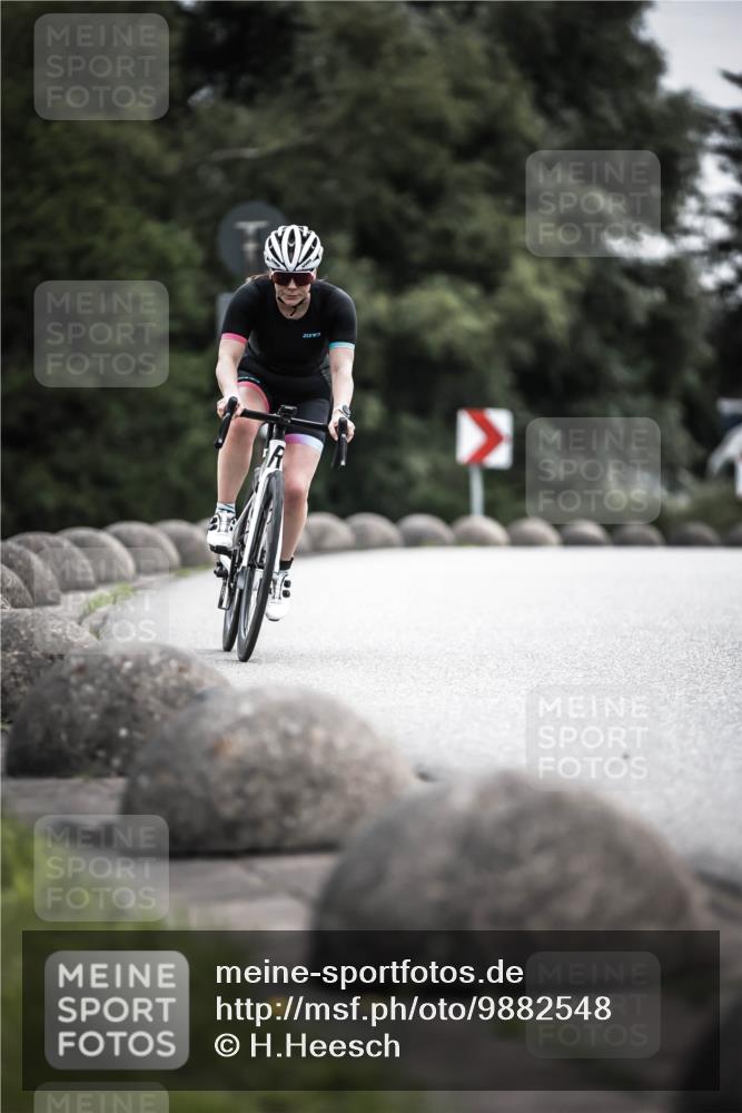 21.06.2026 - 29. Vierlanden-Triathlon H.Heesch http://msf.ph/oto/9882548 21.06.2026 10:34:39 Radfahren 166, 178, 219, 350, 363, 414, 554, 560 meine-sportfotos.de