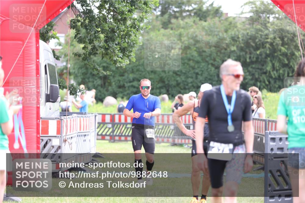 21.06.2026 - 29. Vierlanden-Triathlon Andreas Tolksdorf http://msf.ph/oto/9882648 21.06.2026 11:23:10 Ziel 443, 471, 625, 443, 471, 625 meine-sportfotos.de