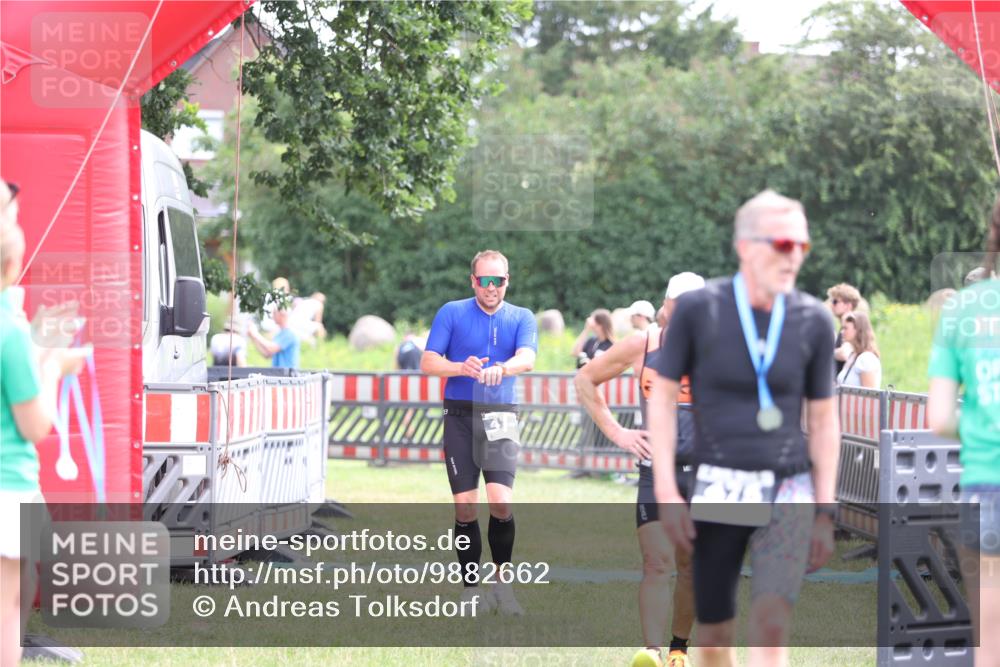 21.06.2026 - 29. Vierlanden-Triathlon Andreas Tolksdorf http://msf.ph/oto/9882662 21.06.2026 11:23:11 Ziel 443, 471, 625, 443, 471, 625 meine-sportfotos.de
