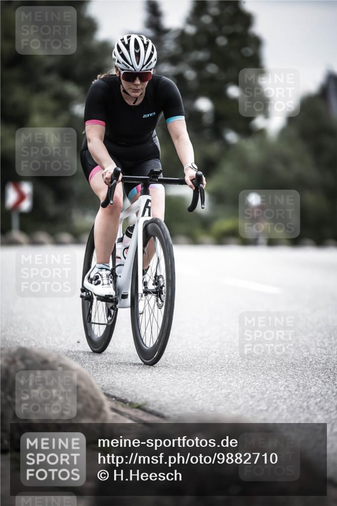 21.06.2026 - 29. Vierlanden-Triathlon H.Heesch http://msf.ph/oto/9882710 21.06.2026 10:34:40 Radfahren 166, 178, 219, 363, 414, 554, 560 meine-sportfotos.de