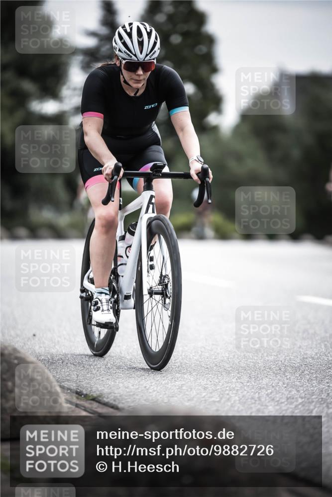 21.06.2026 - 29. Vierlanden-Triathlon H.Heesch http://msf.ph/oto/9882726 21.06.2026 10:34:40 Radfahren 166, 178, 219, 363, 414, 554, 560 meine-sportfotos.de
