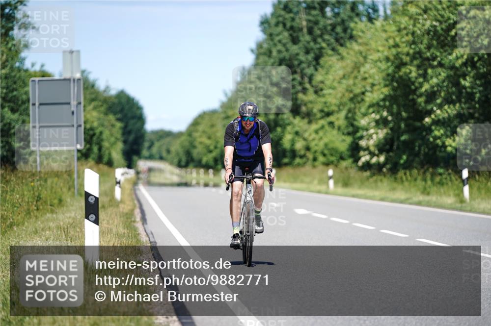 21.06.2026 - Viking Triathlon Michael Burmester http://msf.ph/oto/9882771 21.06.2026 13:44:06 Radfahren  meine-sportfotos.de