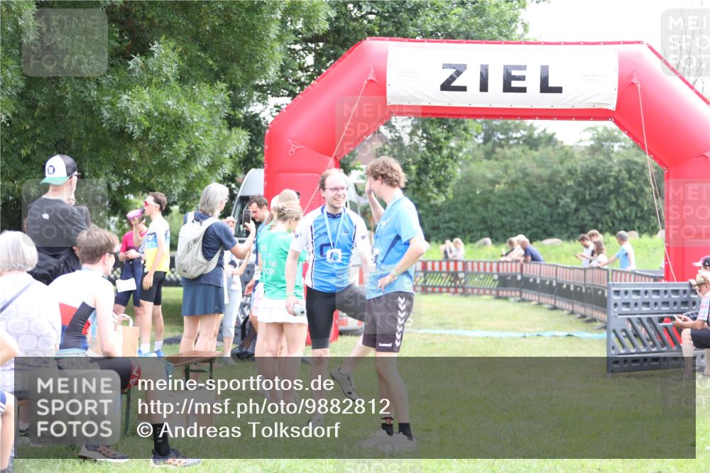 21.06.2026 - 29. Vierlanden-Triathlon Andreas Tolksdorf http://msf.ph/oto/9882812 21.06.2026 11:23:32 Ziel  meine-sportfotos.de