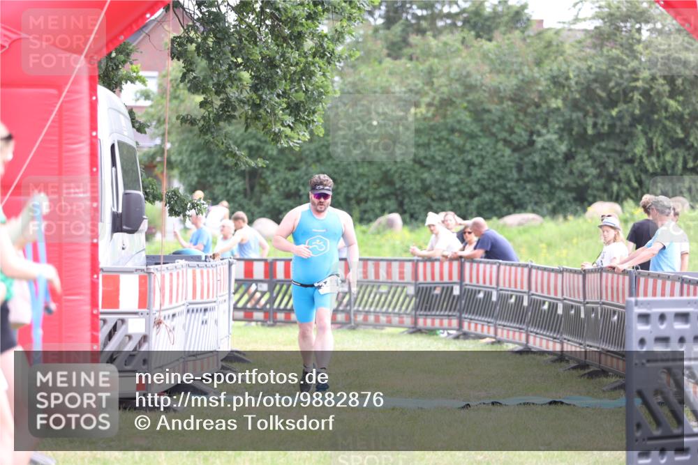 21.06.2026 - 29. Vierlanden-Triathlon Andreas Tolksdorf http://msf.ph/oto/9882876 21.06.2026 11:24:11 Ziel 344, 344 meine-sportfotos.de