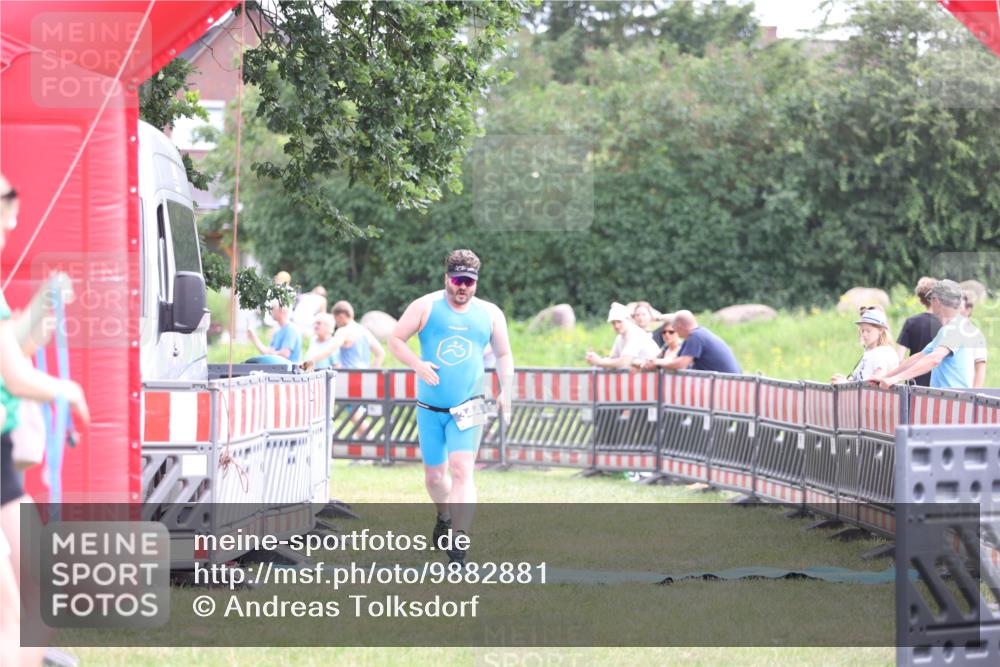21.06.2026 - 29. Vierlanden-Triathlon Andreas Tolksdorf http://msf.ph/oto/9882881 21.06.2026 11:24:11 Ziel 344, 344 meine-sportfotos.de