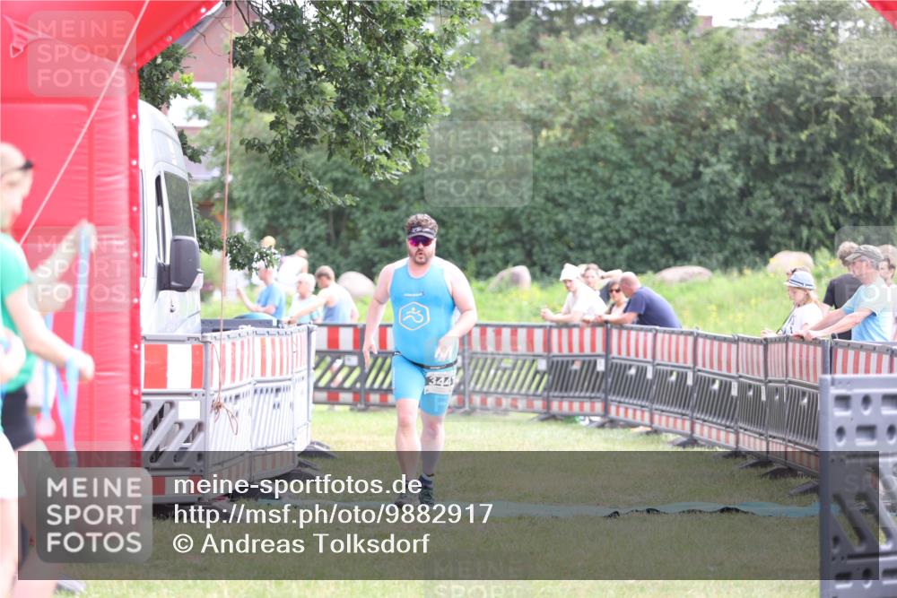 21.06.2026 - 29. Vierlanden-Triathlon Andreas Tolksdorf http://msf.ph/oto/9882917 21.06.2026 11:24:11 Ziel 344, 344 meine-sportfotos.de