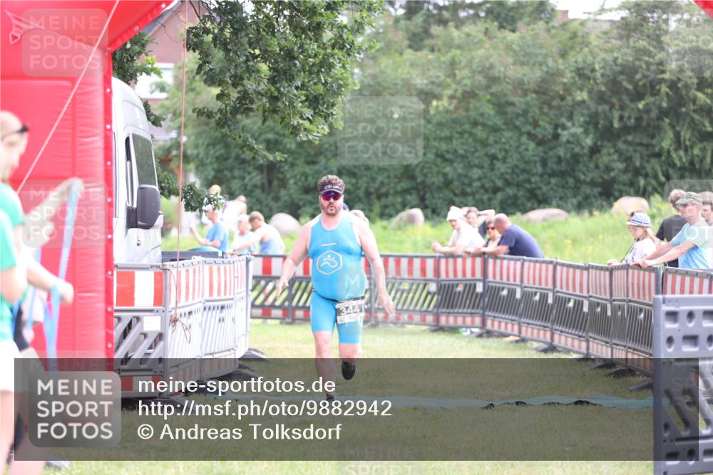 21.06.2026 - 29. Vierlanden-Triathlon Andreas Tolksdorf http://msf.ph/oto/9882942 21.06.2026 11:24:11 Ziel 344, 344 meine-sportfotos.de