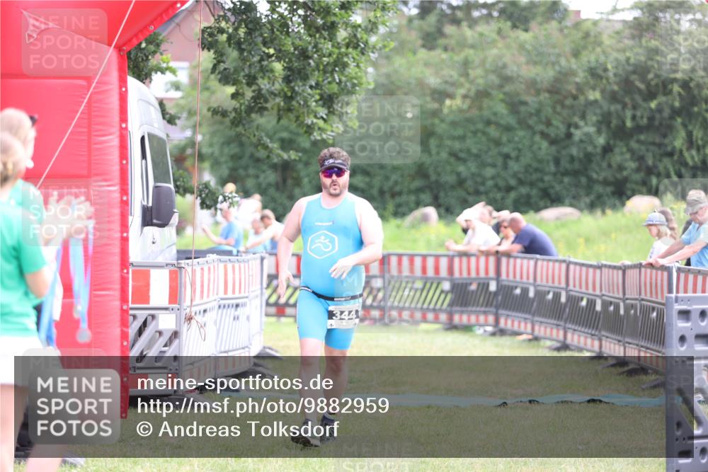 21.06.2026 - 29. Vierlanden-Triathlon Andreas Tolksdorf http://msf.ph/oto/9882959 21.06.2026 11:24:12 Ziel 344, 344 meine-sportfotos.de