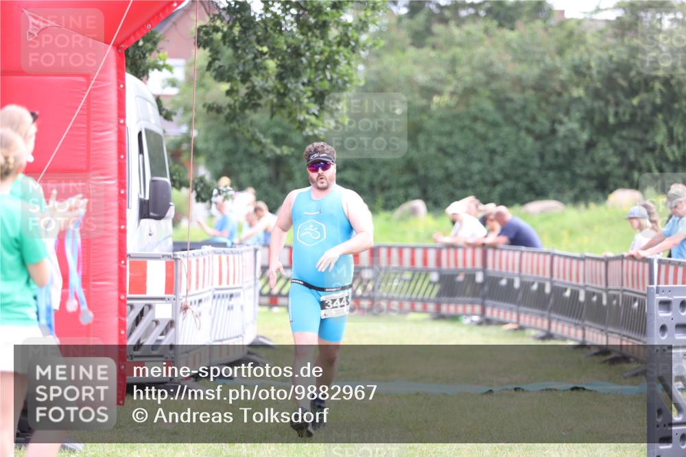 21.06.2026 - 29. Vierlanden-Triathlon Andreas Tolksdorf http://msf.ph/oto/9882967 21.06.2026 11:24:12 Ziel 344, 344 meine-sportfotos.de