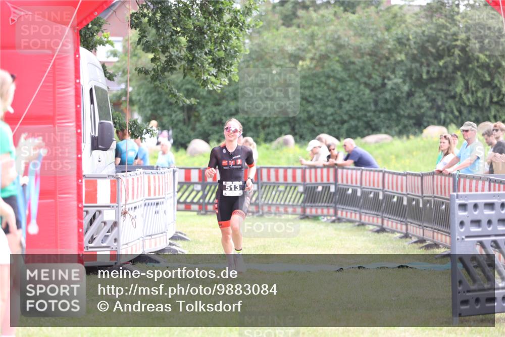 21.06.2026 - 29. Vierlanden-Triathlon Andreas Tolksdorf http://msf.ph/oto/9883084 21.06.2026 11:25:22 Ziel 513, 513 meine-sportfotos.de