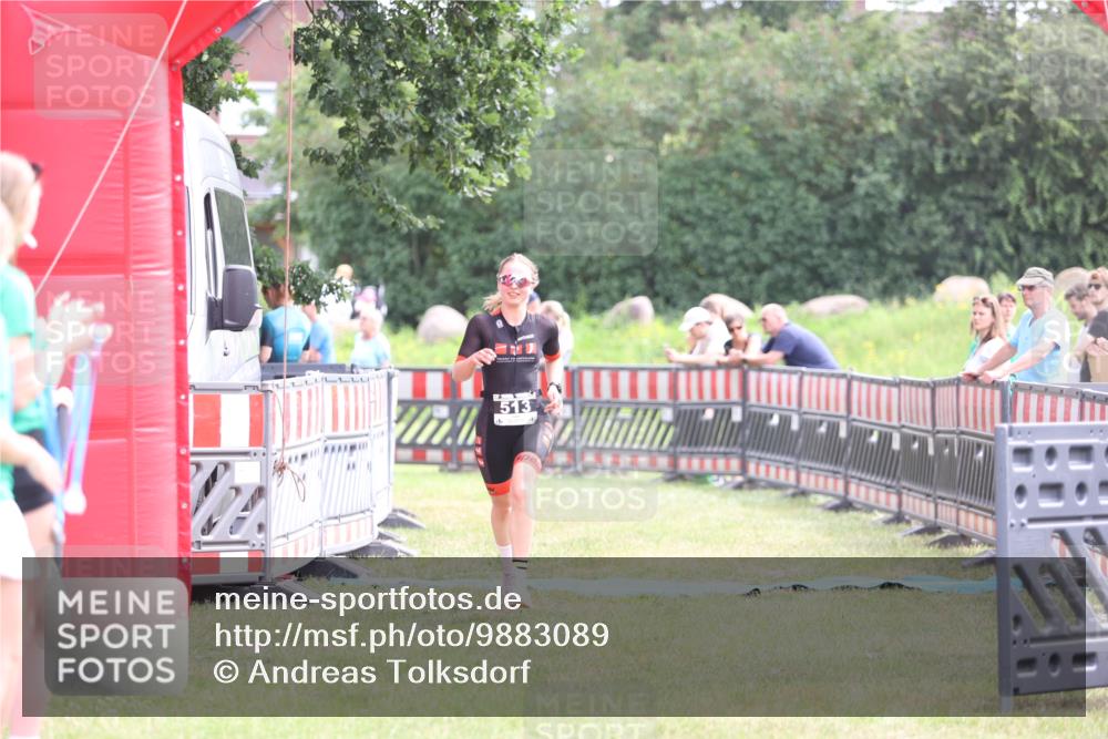21.06.2026 - 29. Vierlanden-Triathlon Andreas Tolksdorf http://msf.ph/oto/9883089 21.06.2026 11:25:22 Ziel 513, 513 meine-sportfotos.de