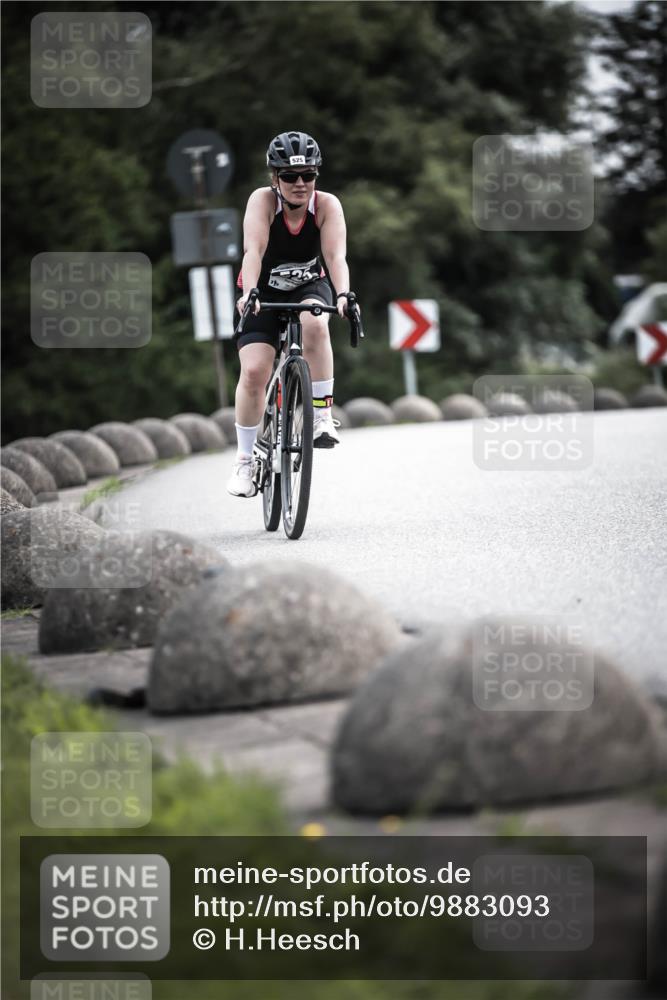 21.06.2026 - 29. Vierlanden-Triathlon H.Heesch http://msf.ph/oto/9883093 21.06.2026 10:35:04 Radfahren 47, 157, 187, 320, 334, 525 meine-sportfotos.de
