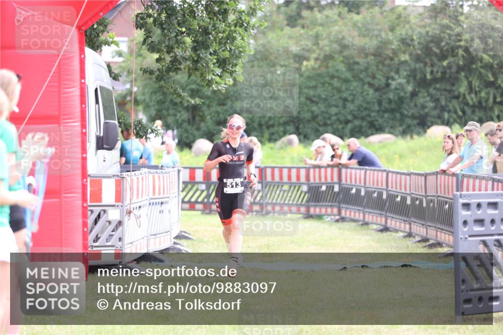 21.06.2026 - 29. Vierlanden-Triathlon Andreas Tolksdorf http://msf.ph/oto/9883097 21.06.2026 11:25:22 Ziel 513, 513 meine-sportfotos.de