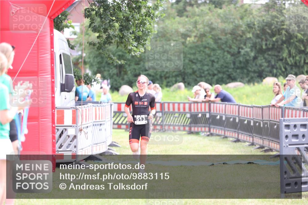 21.06.2026 - 29. Vierlanden-Triathlon Andreas Tolksdorf http://msf.ph/oto/9883115 21.06.2026 11:25:22 Ziel 513, 513 meine-sportfotos.de