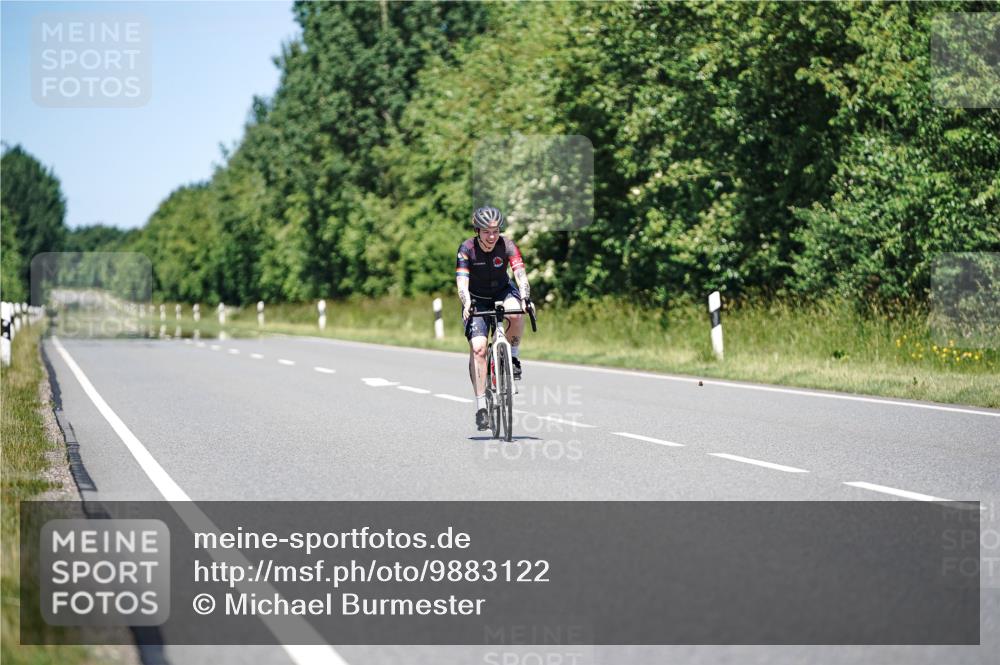 21.06.2026 - Viking Triathlon Michael Burmester http://msf.ph/oto/9883122 21.06.2026 13:55:39 Radfahren  meine-sportfotos.de