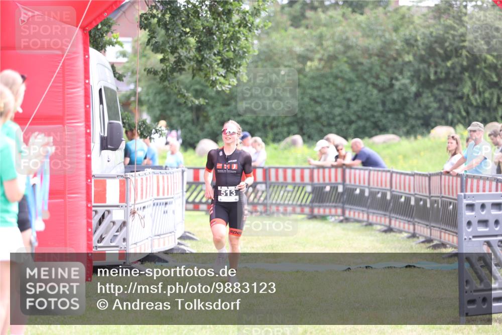 21.06.2026 - 29. Vierlanden-Triathlon Andreas Tolksdorf http://msf.ph/oto/9883123 21.06.2026 11:25:23 Ziel 513, 513 meine-sportfotos.de