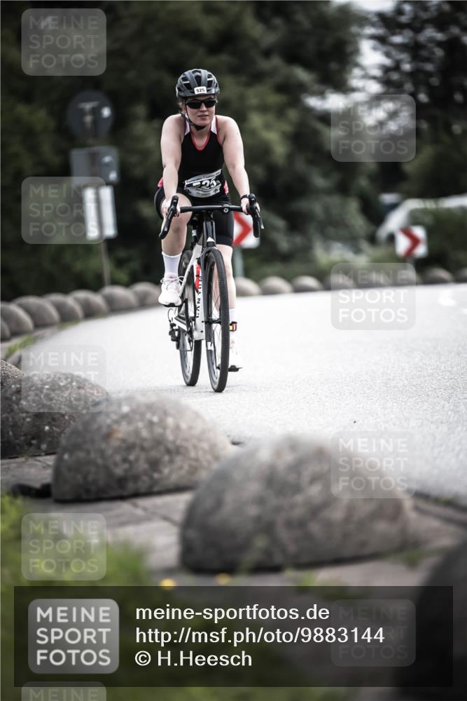21.06.2026 - 29. Vierlanden-Triathlon H.Heesch http://msf.ph/oto/9883144 21.06.2026 10:35:04 Radfahren 47, 157, 187, 320, 334, 525 meine-sportfotos.de