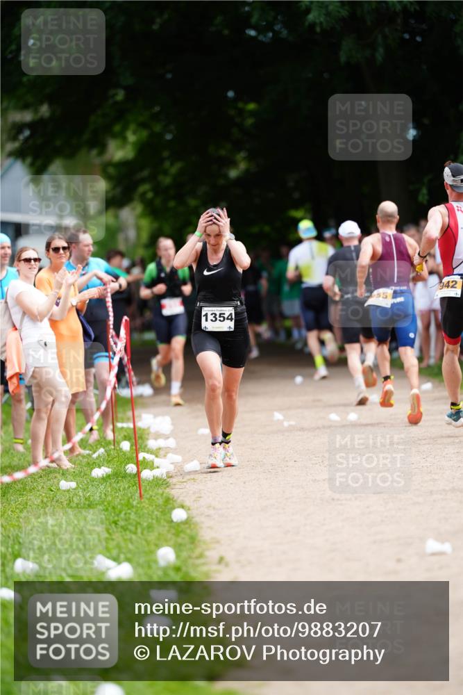 21.06.2026 - 29. Vierlanden-Triathlon LAZAROV Photography http://msf.ph/oto/9883207 21.06.2026 12:50:28 Laufen 1354, 55, 942 meine-sportfotos.de