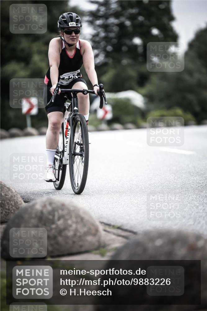 21.06.2026 - 29. Vierlanden-Triathlon H.Heesch http://msf.ph/oto/9883226 21.06.2026 10:35:05 Radfahren 47, 187, 430, 525 meine-sportfotos.de
