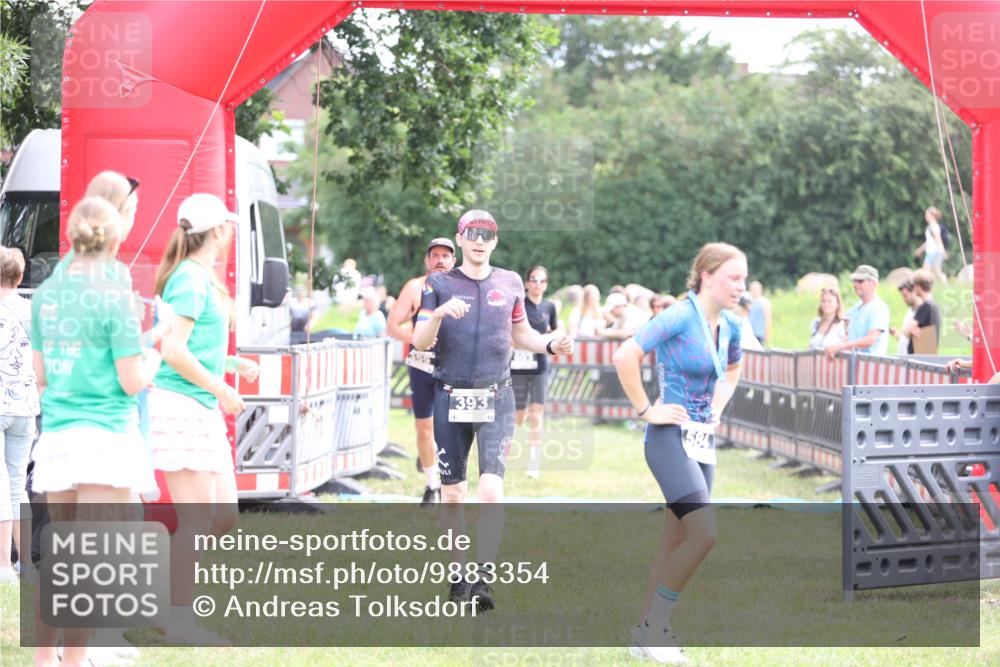 21.06.2026 - 29. Vierlanden-Triathlon Andreas Tolksdorf http://msf.ph/oto/9883354 21.06.2026 11:25:45 Ziel 357, 359, 393, 603, 357, 359, 393, 603 meine-sportfotos.de