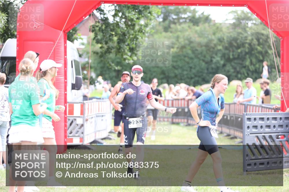 21.06.2026 - 29. Vierlanden-Triathlon Andreas Tolksdorf http://msf.ph/oto/9883375 21.06.2026 11:25:45 Ziel 357, 359, 393, 603, 357, 359, 393, 603 meine-sportfotos.de