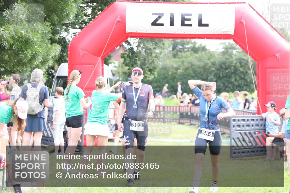 21.06.2026 - 29. Vierlanden-Triathlon Andreas Tolksdorf http://msf.ph/oto/9883465 21.06.2026 11:25:50 Ziel 357, 359, 603, 357, 359, 603 meine-sportfotos.de