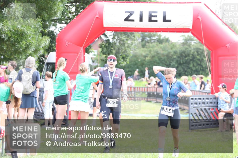 21.06.2026 - 29. Vierlanden-Triathlon Andreas Tolksdorf http://msf.ph/oto/9883470 21.06.2026 11:25:50 Ziel 357, 359, 603, 357, 359, 603 meine-sportfotos.de