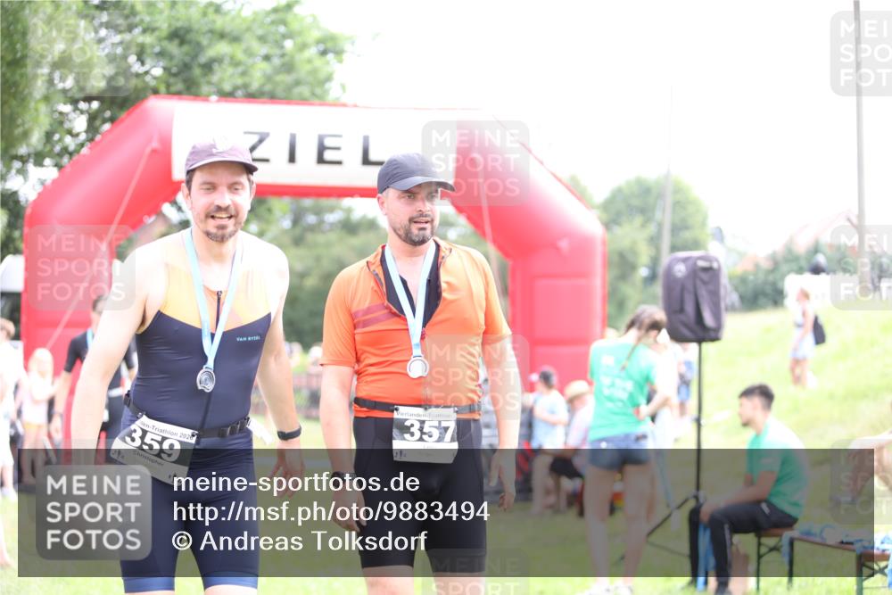 21.06.2026 - 29. Vierlanden-Triathlon Andreas Tolksdorf http://msf.ph/oto/9883494 21.06.2026 11:26:00 Ziel 477, 562, 477, 562 meine-sportfotos.de