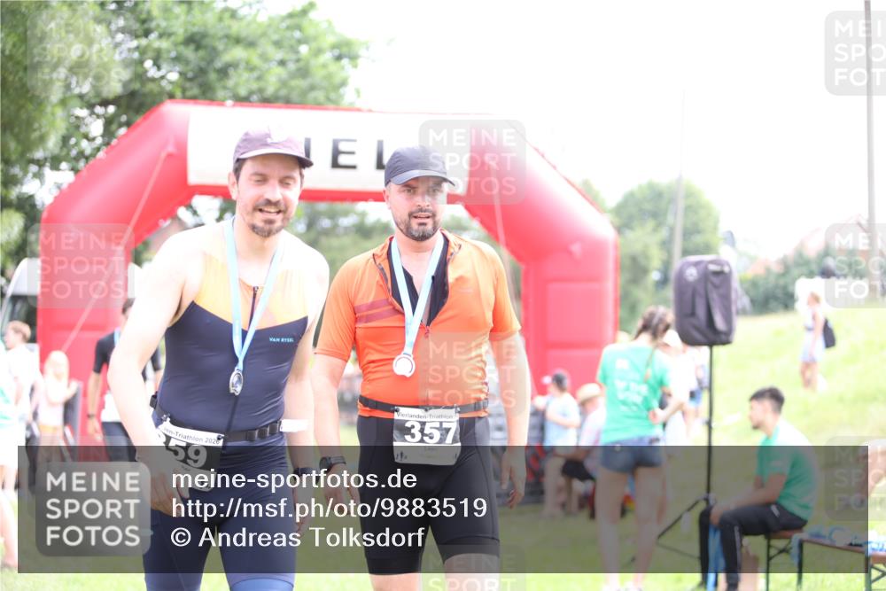 21.06.2026 - 29. Vierlanden-Triathlon Andreas Tolksdorf http://msf.ph/oto/9883519 21.06.2026 11:26:00 Ziel 477, 562, 477, 562 meine-sportfotos.de