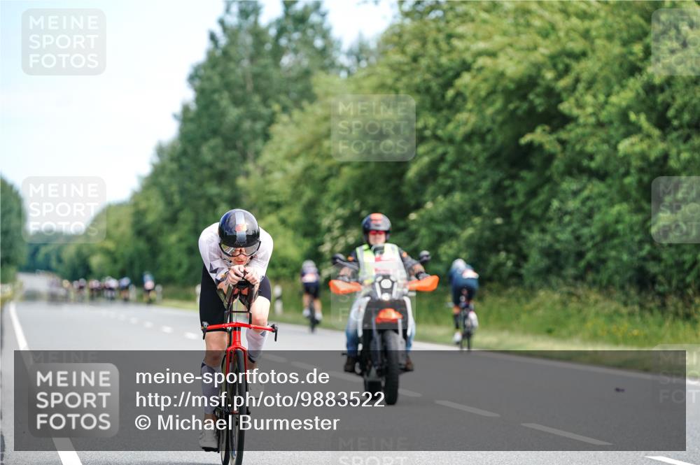 21.06.2026 - Viking Triathlon Michael Burmester http://msf.ph/oto/9883522 21.06.2026 11:01:37 Radfahren 9, 55, 142, 154, 364, 425, 526, 634 meine-sportfotos.de